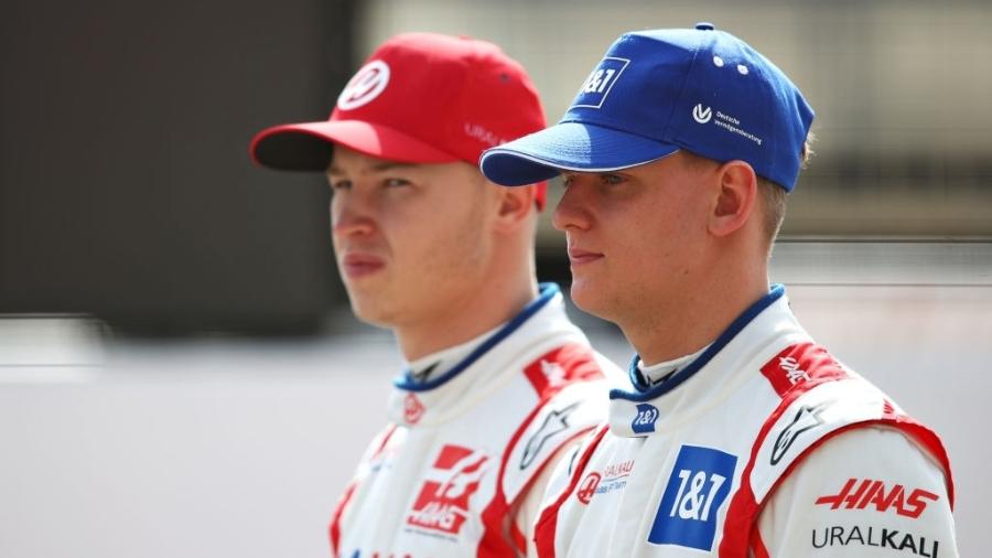 Nikita Mazepin e Mick Schumacher têm histórico de desavenças após temporada de estreia na Fórmula 1 - Joe Portlock/Getty Images