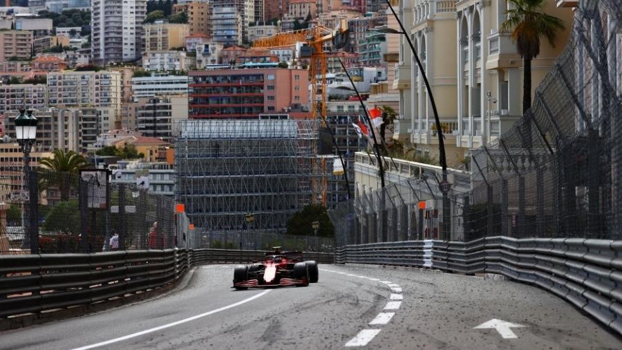 Carlos Sainz em ação no GP de Mônaco de Fórmula 1 em maio de 2021 - Dan Istitene/Formula 1 via Getty Images