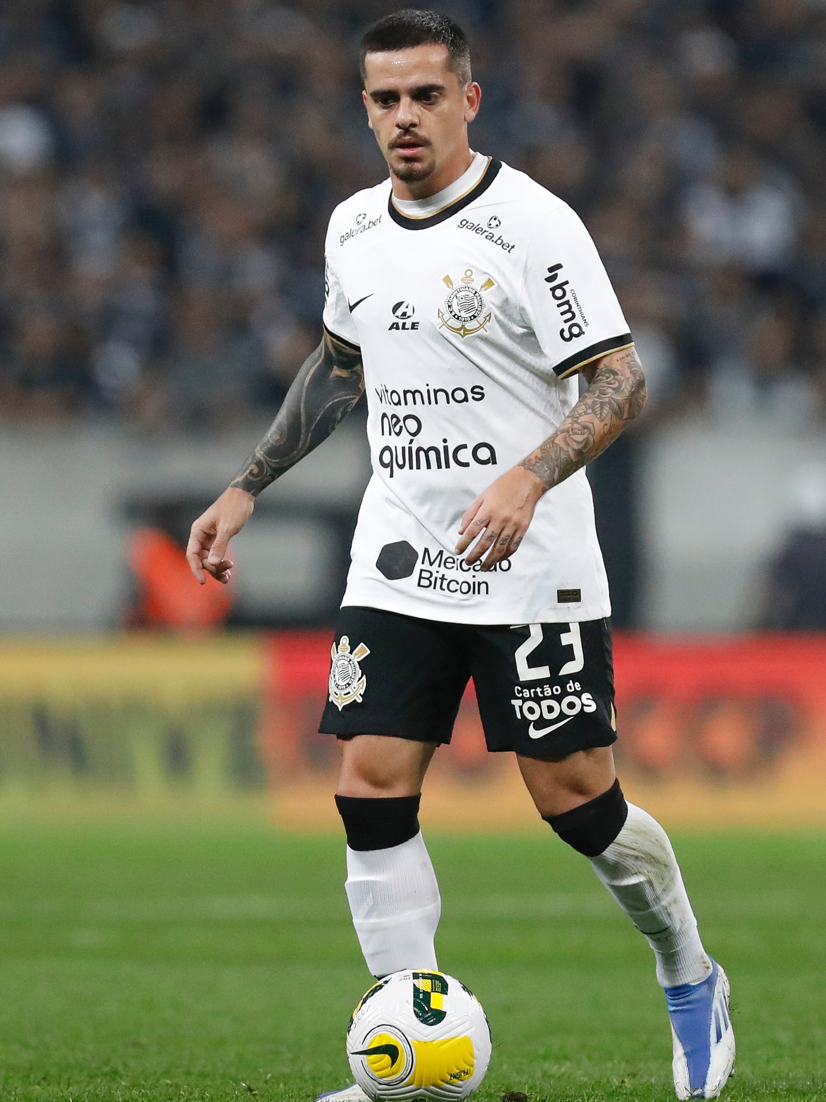 Zagueiro supera Fagner e se torna único jogador do Corinthians a participar  de todos os jogos da temporada