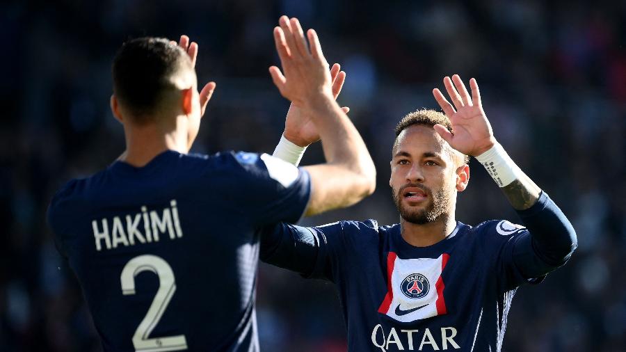 Hakimi e Neymar comemoram gol do PSG contra o Auxerre - FRANCK FIFE / AFP