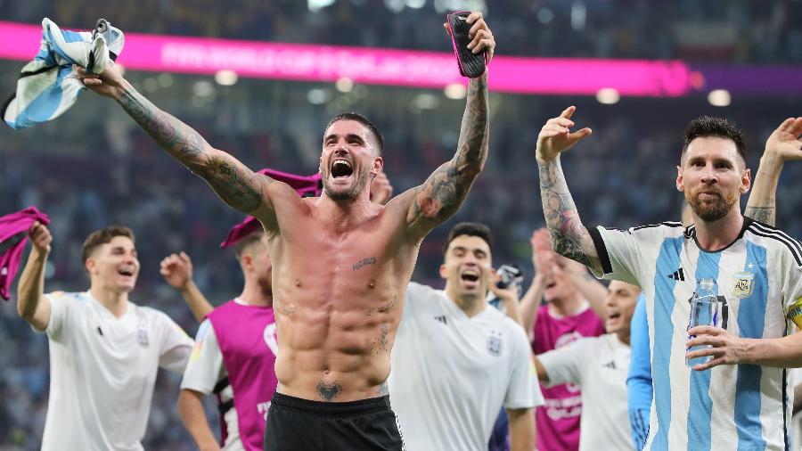 Rodrigo De Paul comemora classificação da Argentina às quartas de final da Copa do Mundo. - Fantasista/Getty Images