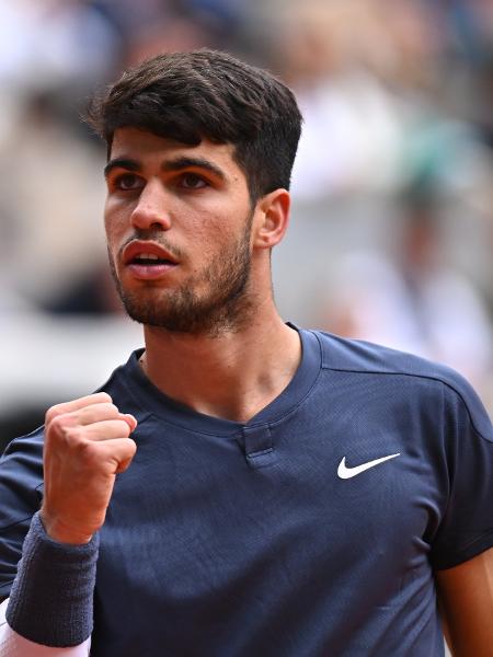 Carlos Alcaraz, durante partida pelas oitavas de final de Roland Garros 2024.