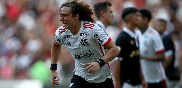 Emoção e liderança de David Luiz: impacto no Flamengo e adoção dos jovens.