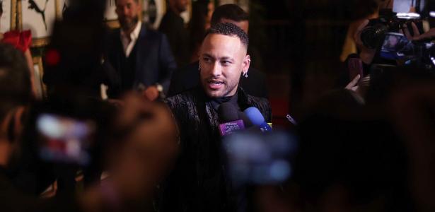 Neymar realiza una subasta “íntima” con un número reducido de jugadores y recibe apoyo