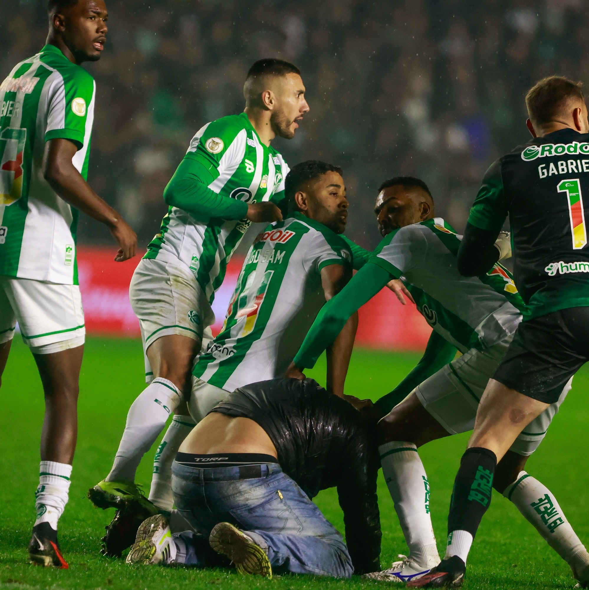 Juventude e Inter podem ser punidos por invasão em jogo da Copa do Brasil