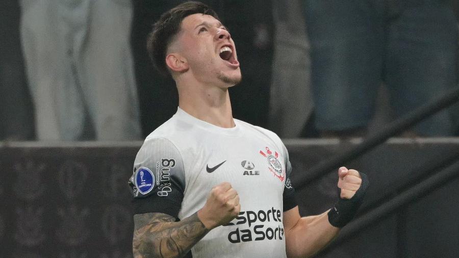 Rodrigo Garro comemora gol marcado pelo Corinthians contra o Bragantino, pela Sul-Americana