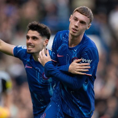 Cole Palmer comemora gol do Chelsea sobre o Newcastle, pelo Campeonato Inglês