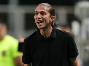 Filipe Luís diz que não queria poupar e evita falar de título no Flamengo