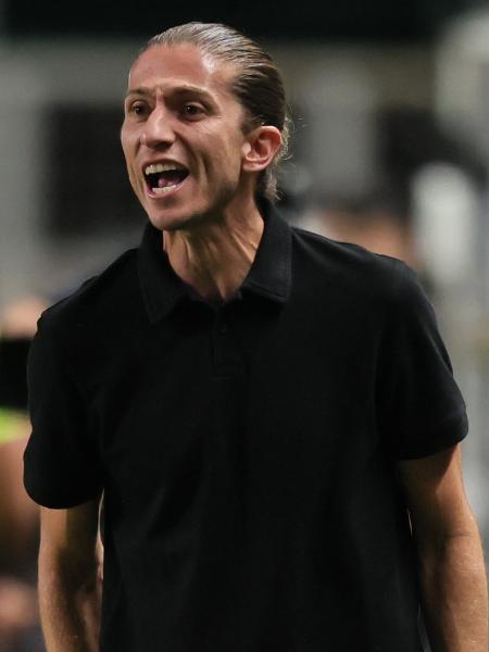 Filipe Luis, técnico do Flamengo, durante jogo contra o Cruzeiro - Gilson Lobo/AGIF