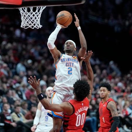 Shai Gilgeous-Alexander, do Oklahoma City Thunder, durante a vitória sobre o Portland Trail Blazers, pela NBA Shai Gilgeous-Alexander, do Oklahoma City Thunder, durante a vitória sobre o Portland Trail Blazers, pela NBA