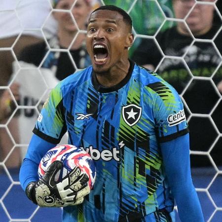 John, goleiro do Botafogo, durante jogo contra o Seattle Sounders no Mundial de Clubes - JUAN MABROMATA/AFP
