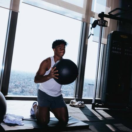 Endrick levou preparador físico para a lua de mel no Japão Endrick levou preparador físico para a lua de mel no Japão