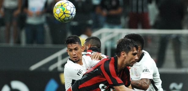 Np último tropeço em casa, Corinthians ficou no 0 a 0 com Atlético-PR - Reinaldo Canato /UOL