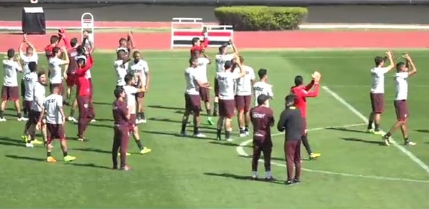 Jogadores do SP agradecem a torcida no Morumbi