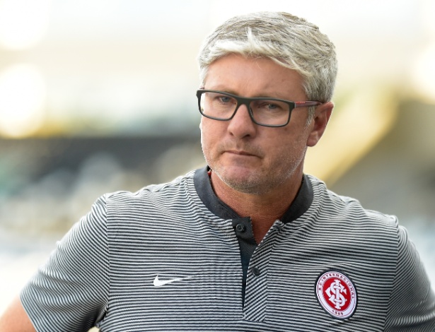 Treinador do Internacional falou sobre duas derrotas seguidas no Campeonato Gaúcho - Thiago Ribeiro/AGIF