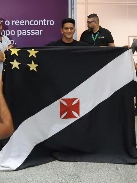 Atacante argentino Germán Cano é recebido com festa por torcida do Vasco em aeroporto do Rio - Twitter / Vasco