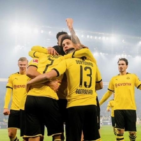 Jogadores do Borussia Dortmund comemoram gol contra o Eintracht Frankfurt - Divulgação/Borussia Dortmund