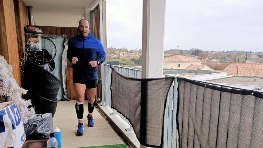Elisha Nochomovitz, atleta francês, correu uma maratona na varanda por causa do coronavírus - Arquivo pessoal