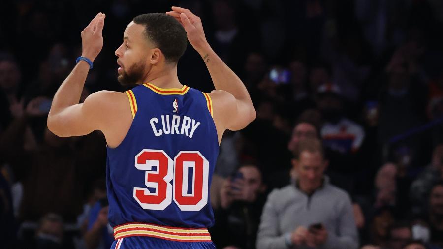 Stephen Curry bate o recorde de cestas de três pontos da NBA - AL BELLO/AFP