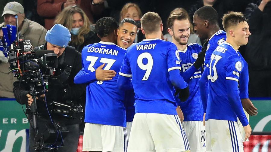 Lookman comemora gol do Leicester sobre o Liverpool pelo Inglês - Lindsey Parnaby / AFP