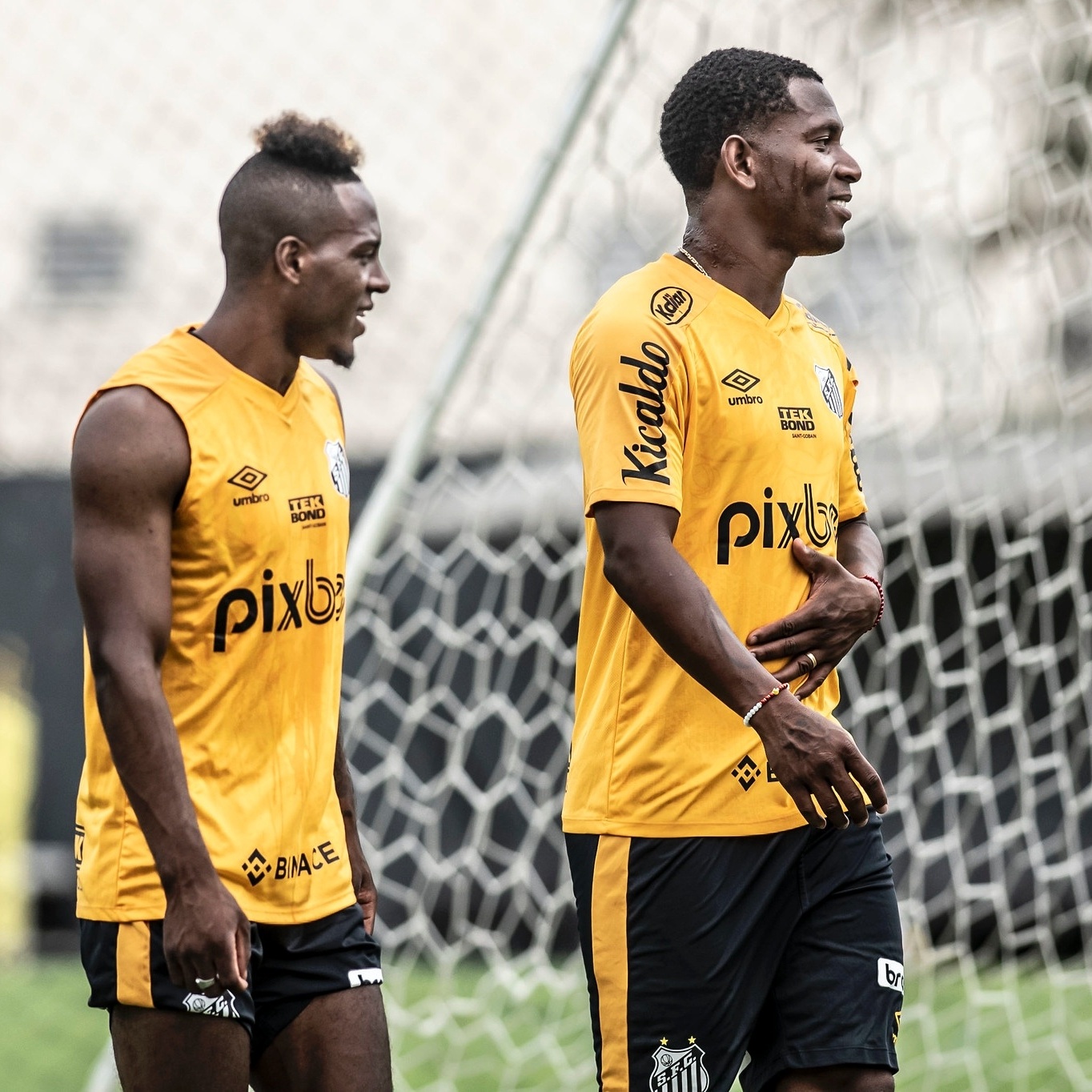 Santos anuncia contratação de Bryan Angulo com vínculo até junho