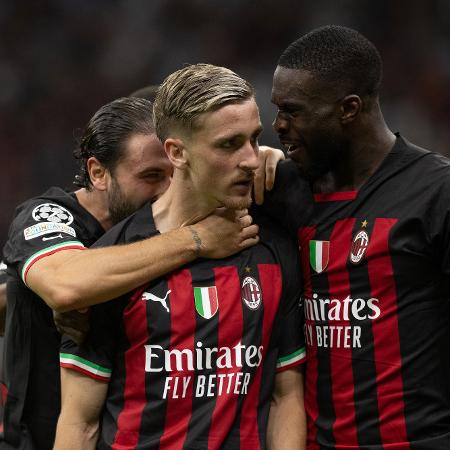 O Milan terminou em segundo do Grupo E e começa jogando em casa nas oitavas. - Ciancaphoto Studio/Getty Images