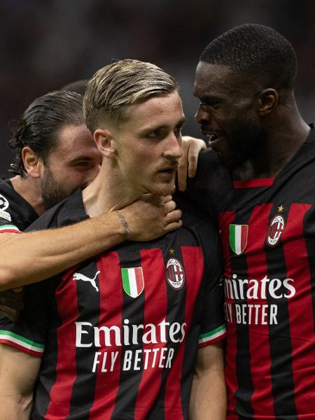 Alexis Saelemaekers marcou o segundo gol do Milan contra o Dinamo Zagreb na Liga dos Campeões - Ciancaphoto Studio/Getty Images