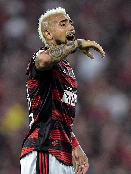 Vidal, do Flamengo, em ação na partida disputada contra o Corinthians - Thiago Ribeiro/AGIF