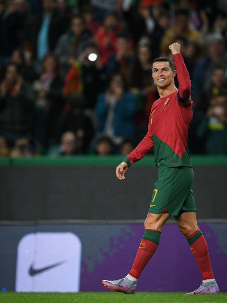 Cristiano Ronaldo comemora gol contra Liechtenstein pelas Eliminatórias da Euro -  Octavio Passos/Getty Images