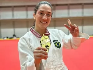 Mayra Aguiar brilha e é 1ª brasileira campeã no Grand Slam de Tóquio
