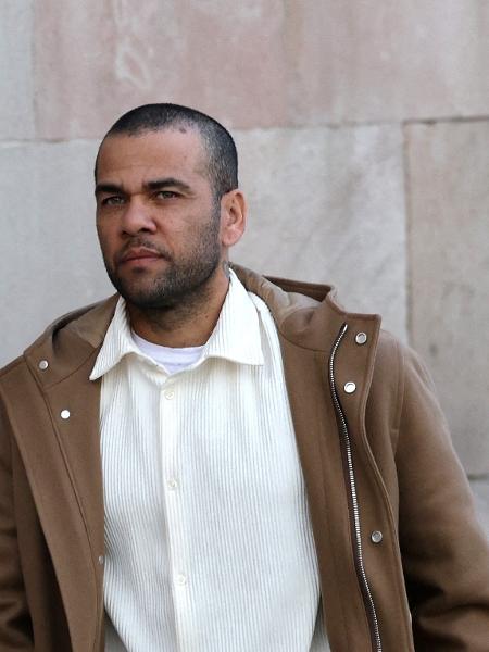 Daniel Alves comparece ao Tribunal Superior de Justiça de Barcelona