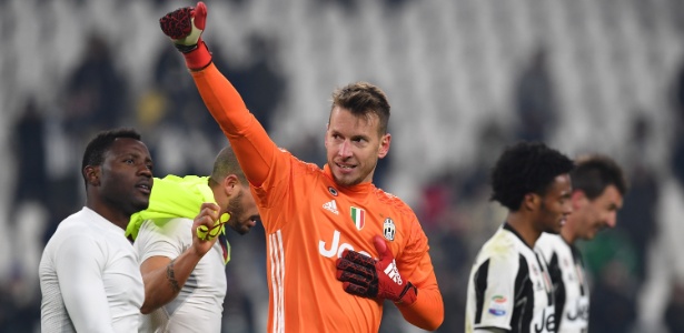 Neto é reserva de Buffon na Juventus - Valerio Pennicino/Getty Images