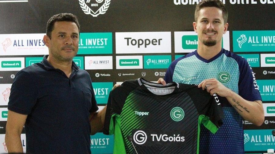 Goiás apresenta o goleiro Tadeu, ex-Ferroviária - @goiasoficial/Twitter