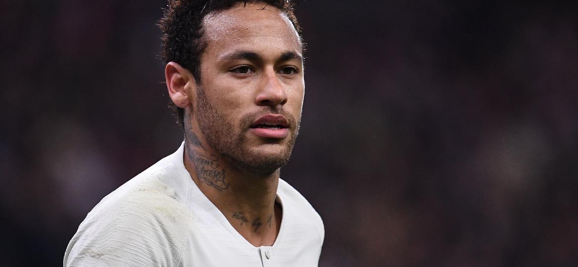 Neymar foi elogiado pela imprensa francesa no retorno ao time titular - ANNE-CHRISTINE POUJOULAT/AFP