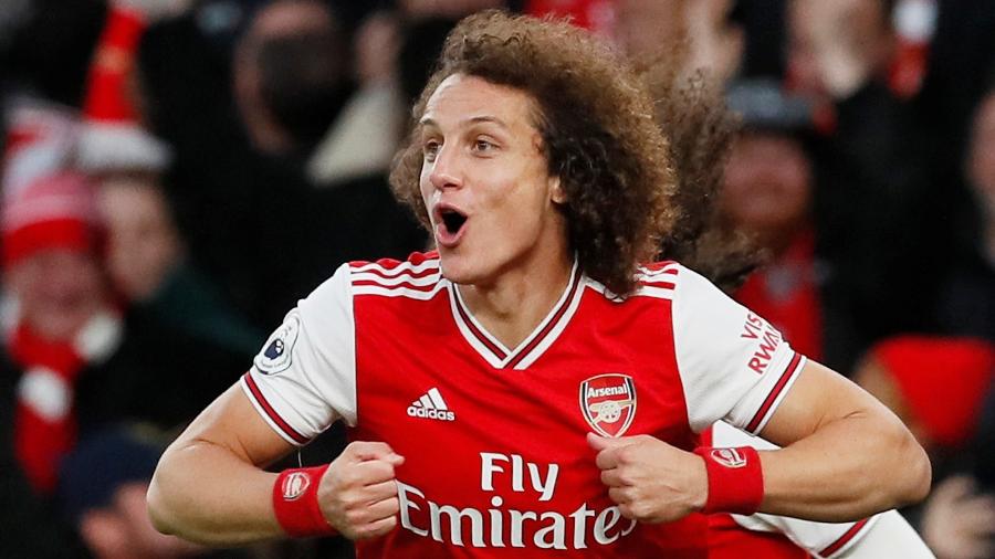 David Luiz marca para o Arsenal contra o Crystal Palace pelo Campeonato Inglês - David Klein/Reuters