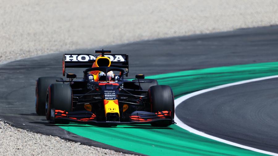 Max Verstappen, da Red Bull, apenas o nono colocado no segundo treino livre para o GP da Espanha - Bryn Lennon/Getty Images