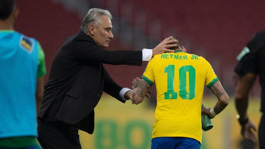 Tite e Neymar durante jogo da seleção brasileira contra o Equador - Lucas Figueiredo/CBF