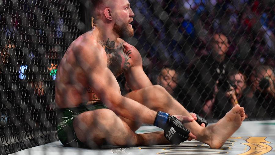 Conor McGregor e sua lesão no tornozelo durante luta contra Poirier -  USA TODAY Sports
