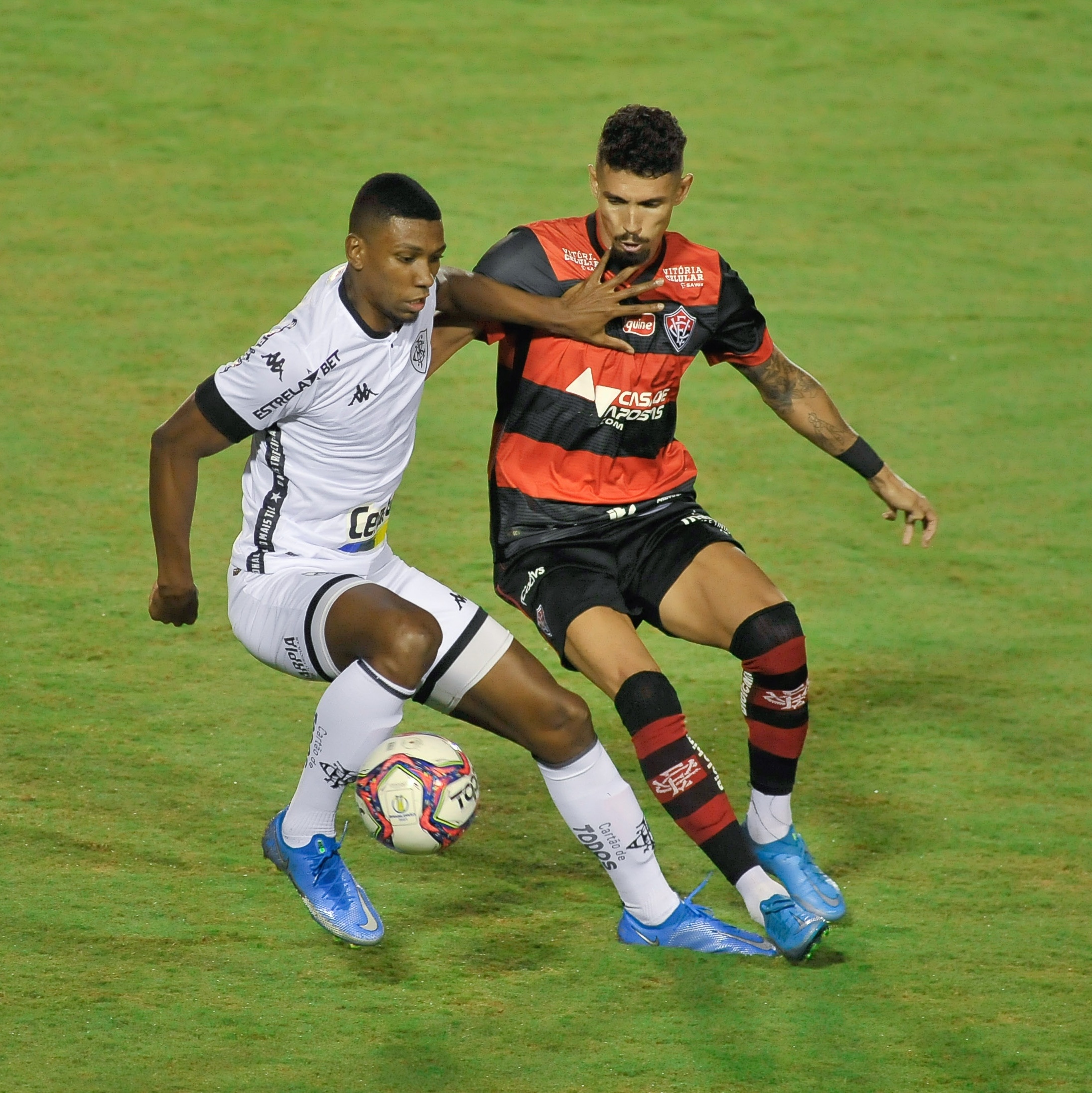 Vitória vence Botafogo-SP, mantém 100% e volta à liderança da Série B