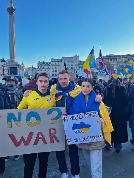 Ex-jogador ucraniano Schevchenko e família se manifestam contra a guerra - Reprodução web: // Instagram Schevchenko