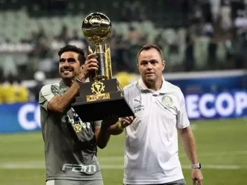 Athletico faz proposta para tirar auxiliar de Abel Ferreira no Palmeiras