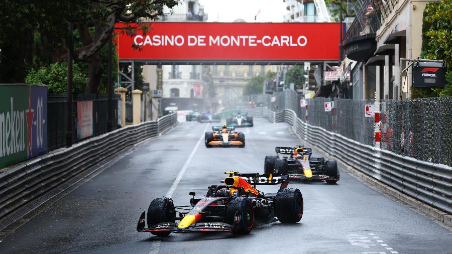 Ferrari protestou contra Sergio Pérez e Max Verstappen, ambos da Red Bull - Clive Rose/Getty Images