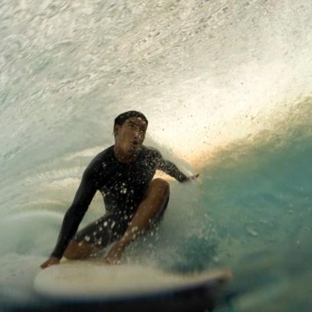 O surfista Mikala Jones - Reprodução/Instagram