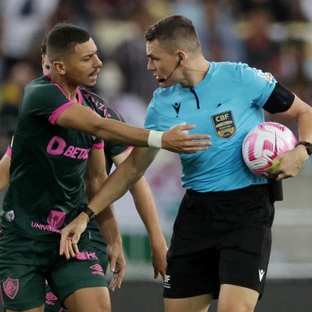 Paulo César Zanovelli teve arbitragem discutida em Bragantino x Flamengo