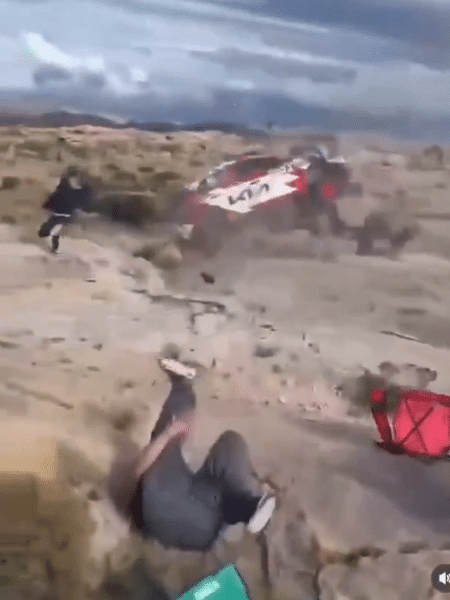 Carro saiu da pista durante etapa final do Rally Sul-Americano em Córdoba e atingiu área com espectadores