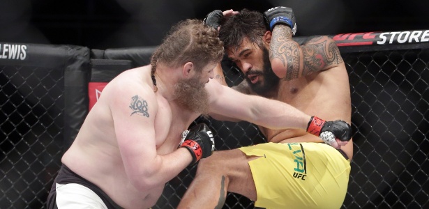 Pezão foi nocauteado por Roy Nelson no UFC Brasília - Eraldo Peres