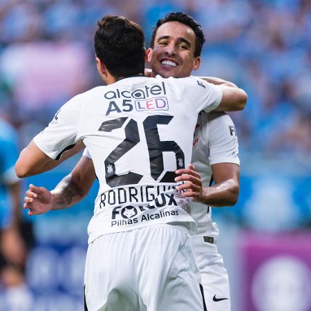 Em junho de 2017, com Jadson, clube balançou as redes do Grêmio pela última vez até hoje - Jeferson Guareze/AGIF