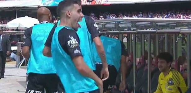Gabriel fez gesto obsceno depois de gol marcado por Clayson - Reprodução Twitter
