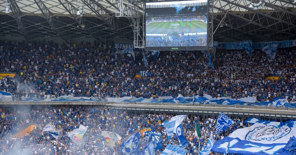 Cruzeiro reduz ingresso pela metade e fatura o triplo no 