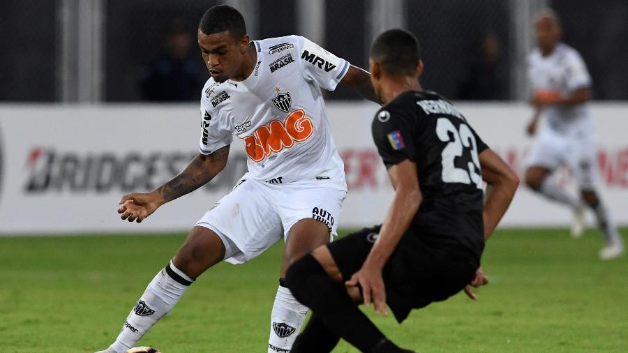 Alerrandro em lance no jogo do Atlético-MG contra o Zamora pela Libertadores -  Juan BARRETO / AFP